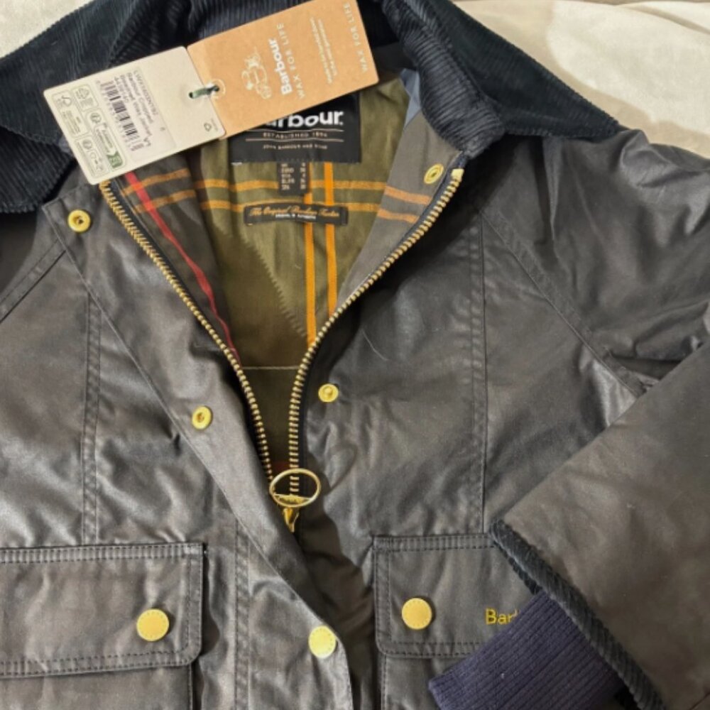 NAVY ~ Barbour Cropped Beadnell Ladies Wax Jacket MSRP$488 British Elegance - Picture 4 of 13